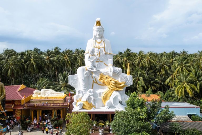 Mẹ Quan Âm Tống Tử Tiền Giang – Nơi linh thiêng cầu con cho các gia đình hiếm muộn