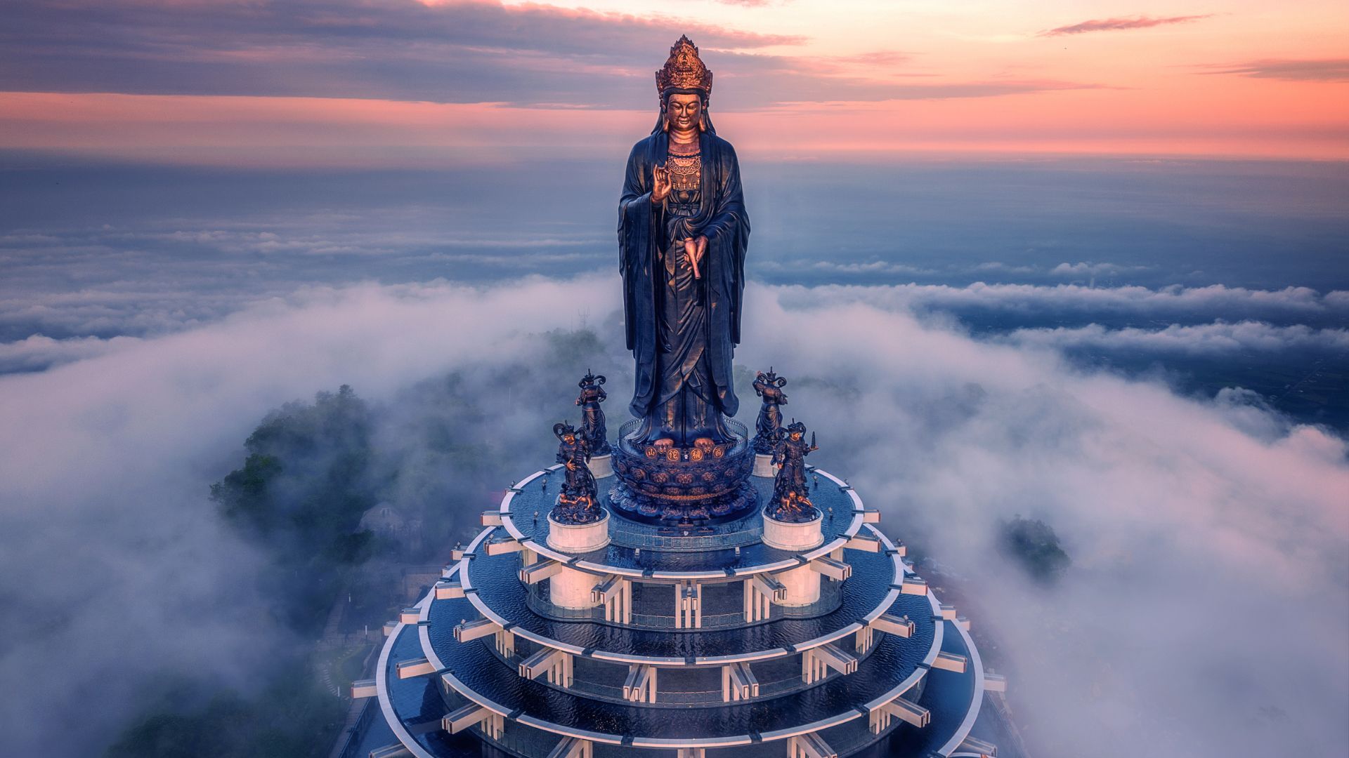 Tượng Phật Bà Tây Bổ Đà Sơn trên đỉnh núi Bà Đen Tây Ninh